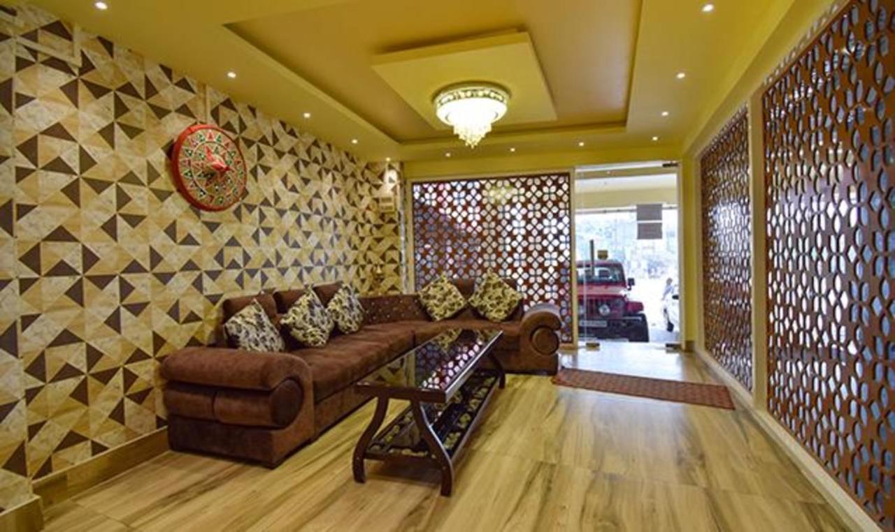 Fabhotel Rr Suites Guwahati Buitenkant foto