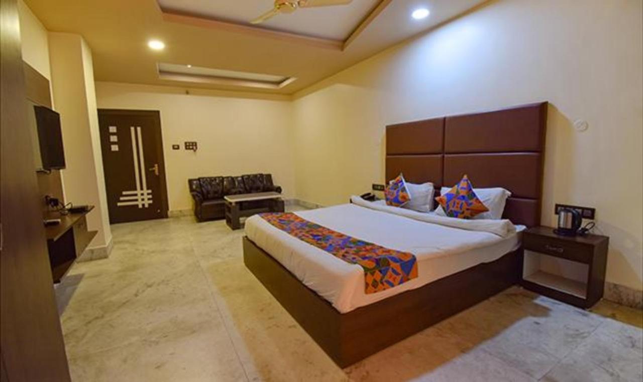 Fabhotel Rr Suites Guwahati Buitenkant foto